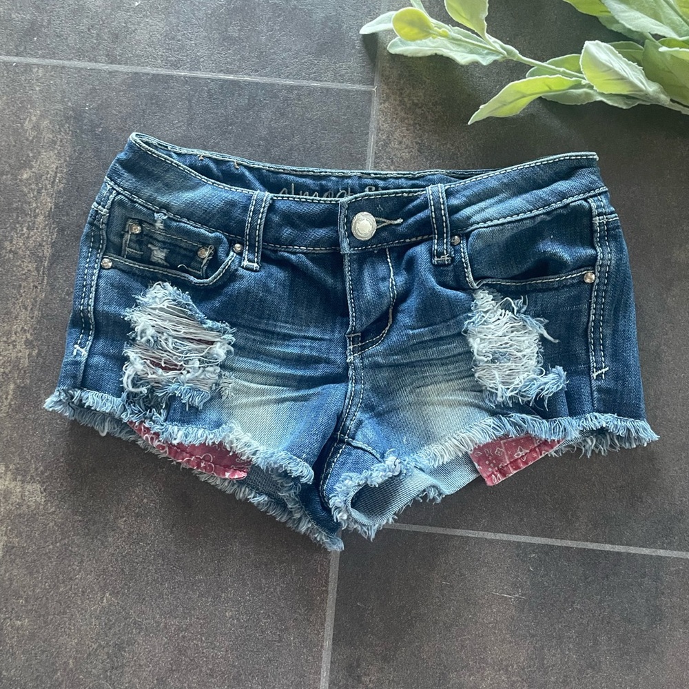 Denim shorties